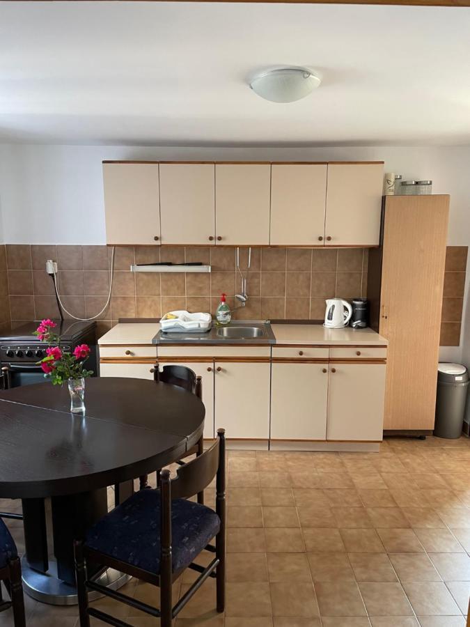 Holiday Home Noeli & Diego 카를로바크 외부 사진